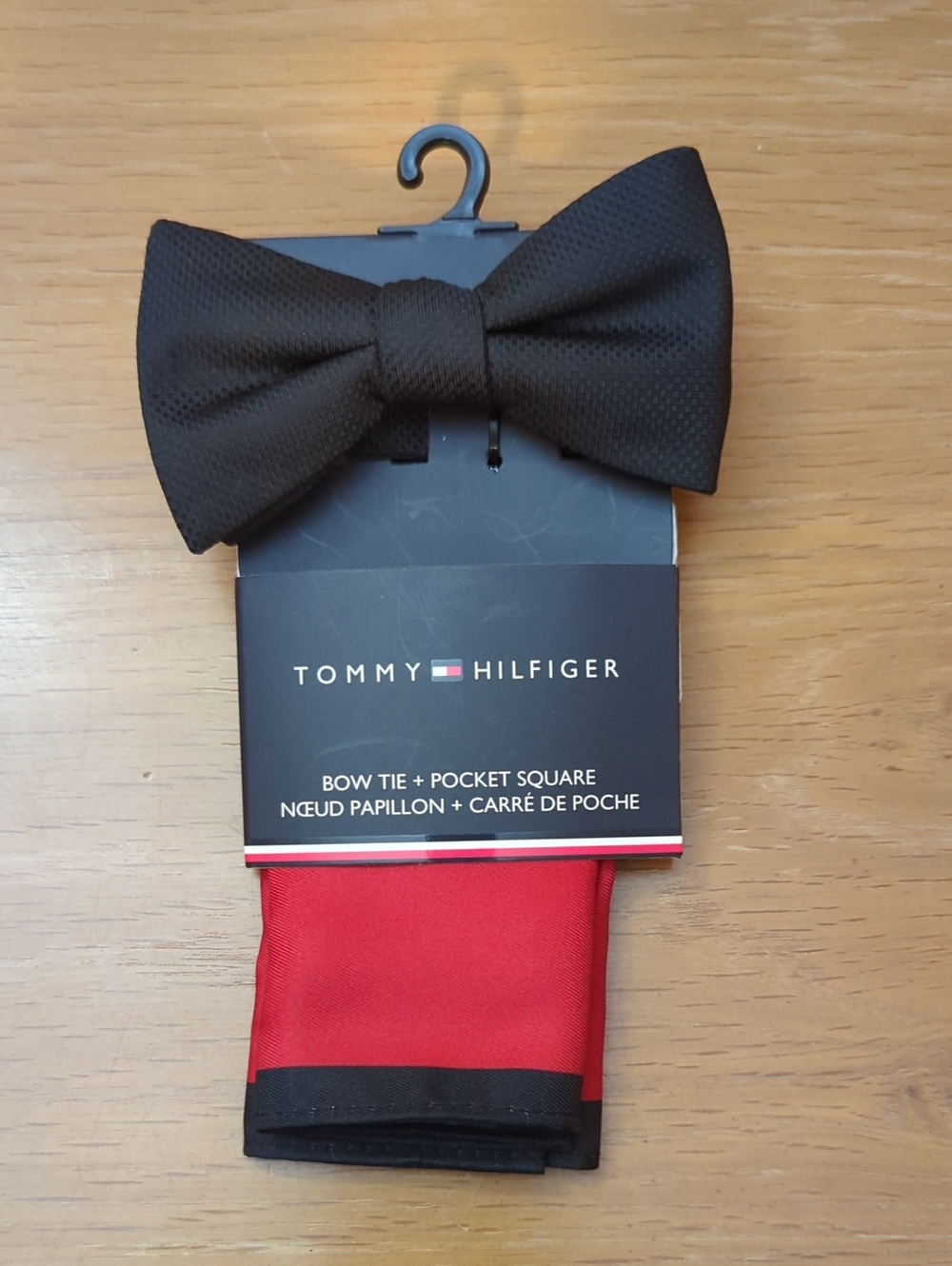 Tommy Hilfiger Black Bow Tie with Red Pocket Square Brand New